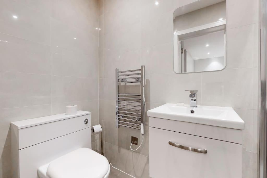 Stylish 2Bed Flat 10Min To Wimbledon Tennis Courts London Exterior photo